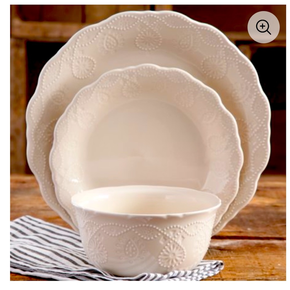 Pioneer Woman 12pc Dinner Set